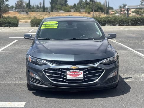 Used 2021 Chevrolet Malibu LT FWD image 2