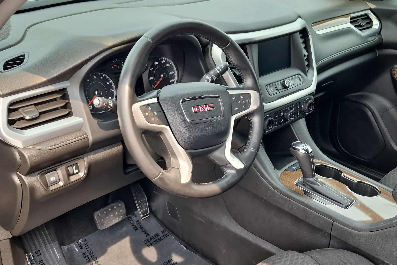 Used 2019 GMC Acadia SLE FWD image 2