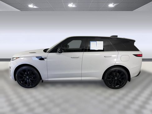 Used 2025 Land Rover Range Rover Sport Dynamic SE AWD/4WD image 2