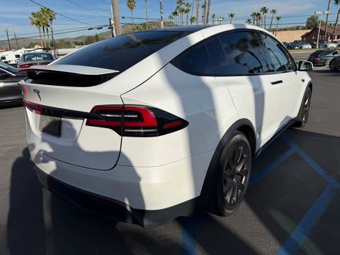 Used 2022 Tesla Model X image 8