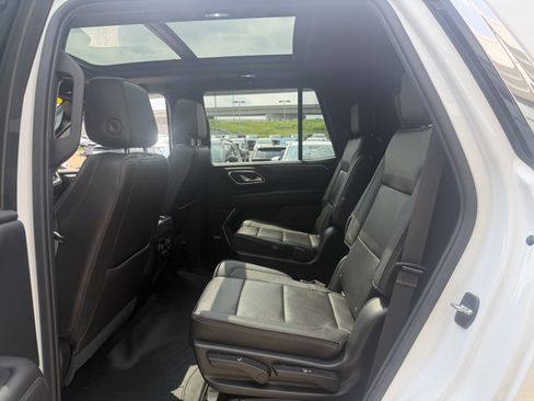 Used 2021 Chevrolet Tahoe High Country w/ Premium Package AWD/4WD image 33
