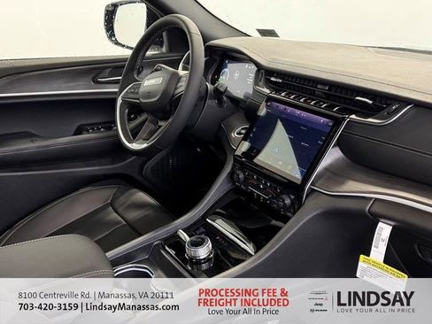 New 2025 Jeep Grand Cherokee Limited w/ Luxury Tech Group II AWD/4WD image 11