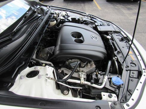 Used 2019 MAZDA MAZDA3 Sedan FWD image 33