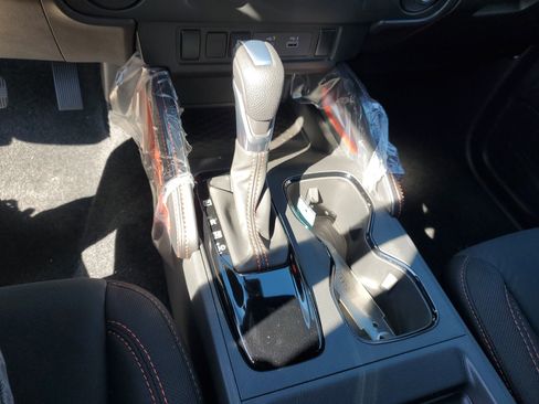 New 2025 Nissan Frontier PRO-4X w/ Black Accent Package image 16