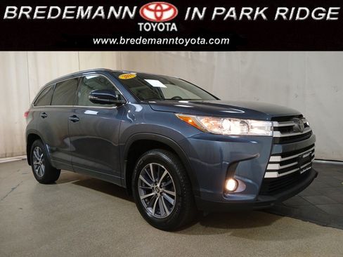 Certified 2018 Toyota Highlander XLE AWD/4WD image 1