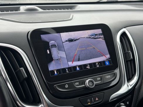 Used 2022 Chevrolet Equinox Premier image 9