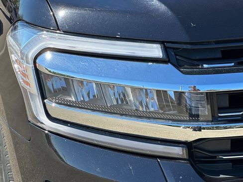 Used 2024 Ford Expedition Limited image 47