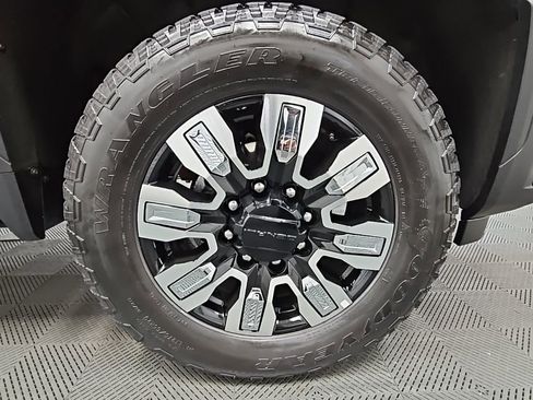 Used 2024 GMC Sierra 2500 Denali w/ Technology Package image 48