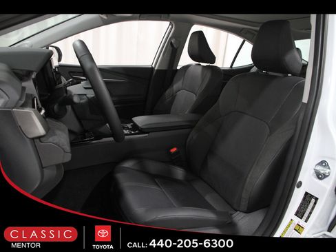 Certified 2025 Toyota Camry XLE w/ Premium Plus Package image 5