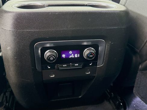 Used 2021 Chevrolet Tahoe LT w/ LT Signature Package RWD image 31