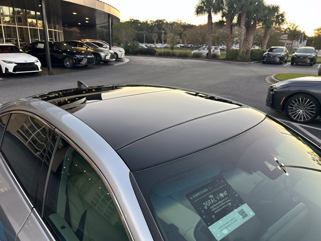 Used 2022 Lexus ES 350 Ultra Luxury w/ Accessory Package 2 FWD image 4