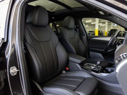 Certified 2025 BMW X4 xDrive30i image 32