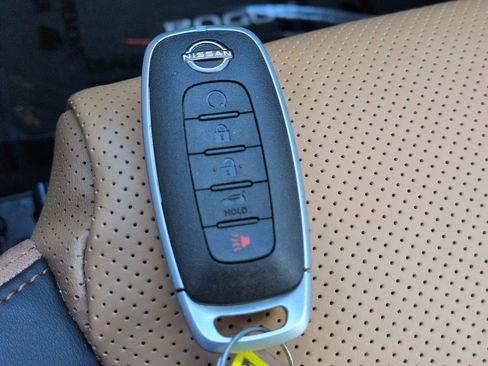 Used 2023 Nissan Rogue Platinum w/ Platinum Premium Package FWD image 30