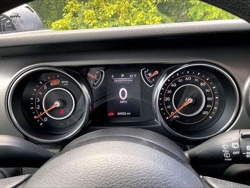 Used 2023 Jeep Wrangler Sport AWD/4WD image 20