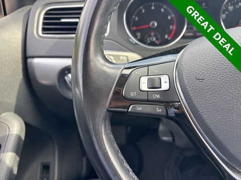 Used 2017 Volkswagen Jetta SE image 22
