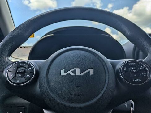 Used 2022 Kia Soul LX FWD image 28