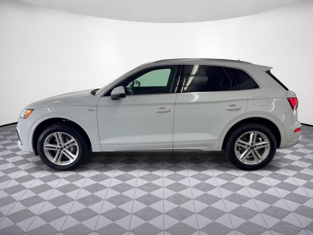 Used 2024 Audi Q5 e Premium w/ Convenience Package AWD/4WD image 2