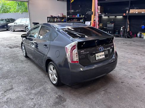 Used 2012 Toyota Prius Five FWD image 4