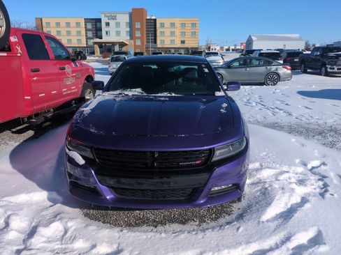 Used 2018 Dodge Charger GT image 3
