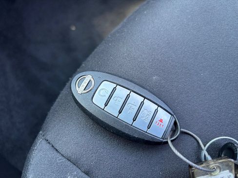 Used 2025 Nissan Altima 2.5 SV FWD image 21