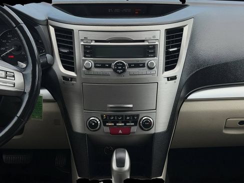 Used 2011 Subaru Outback 2.5i Premium AWD/4WD image 17