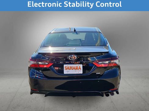 Used 2024 Toyota Camry SE image 9