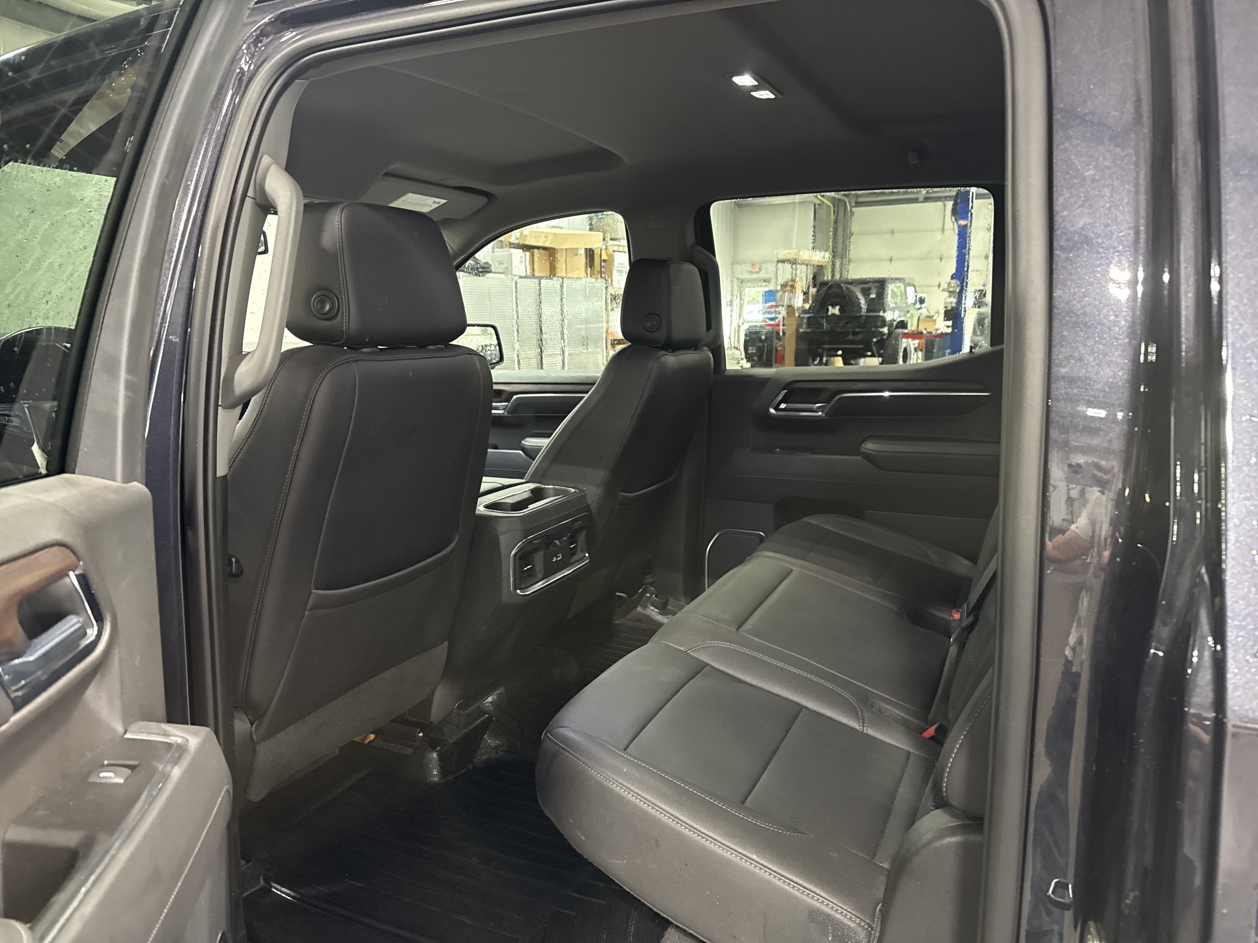 Used 2022 GMC Sierra 1500 SLT w/ SLT Premium Package AWD/4WD image 8