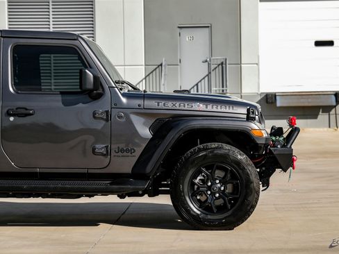 Used 2024 Jeep Gladiator Sport image 18
