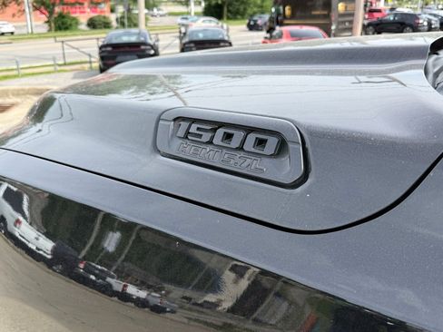 Used 2019 RAM 1500 Big Horn AWD/4WD image 11