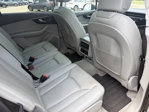 Used 2023 Audi Q7 2.0T Premium Plus w/ Premium Plus Package AWD/4WD image 23