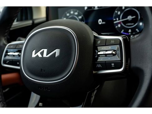 Used 2023 Kia Carnival SX image 25