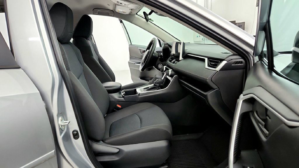 Certified 2025 Toyota RAV4 LE AWD/4WD image 25