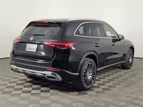 Used 2025 Mercedes-Benz GLC 300 4MATIC image 5