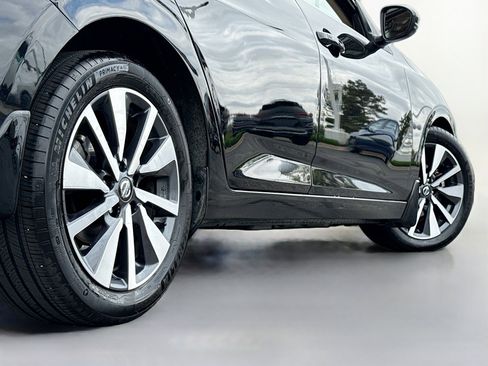 Used 2020 Nissan Sentra SV w/ SV Premium Package FWD image 14