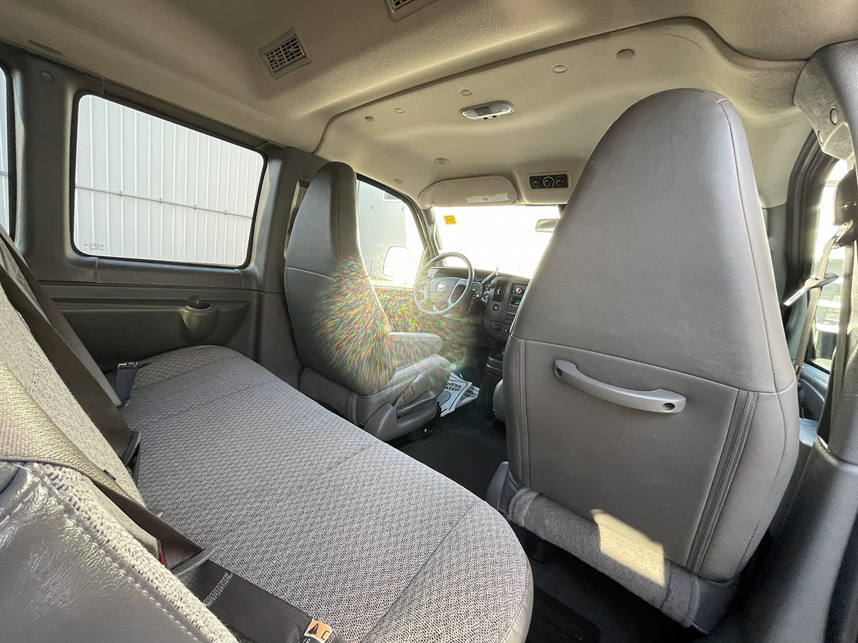 Used 2025 Chevrolet Express 3500 LT w/ LT Preferred Equipment Group RWD image 16
