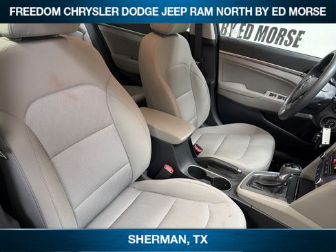 Used 2017 Hyundai Elantra SE FWD image 9