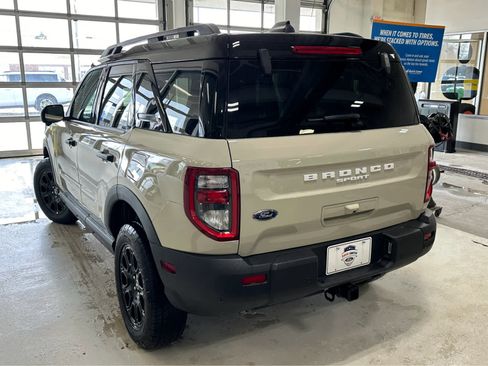 Used 2025 Ford Bronco Sport Badlands image 7