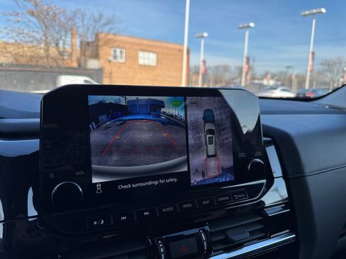 Used 2023 Nissan Pathfinder SL image 34