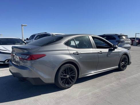 Used 2025 Toyota Camry SE image 2