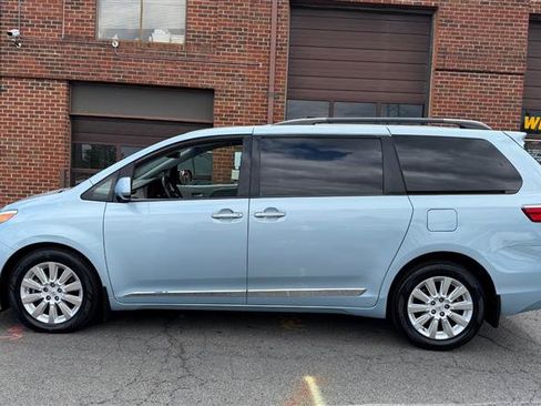 Used 2015 Toyota Sienna XLE w/ XLE Navigation Package AWD/4WD image 4