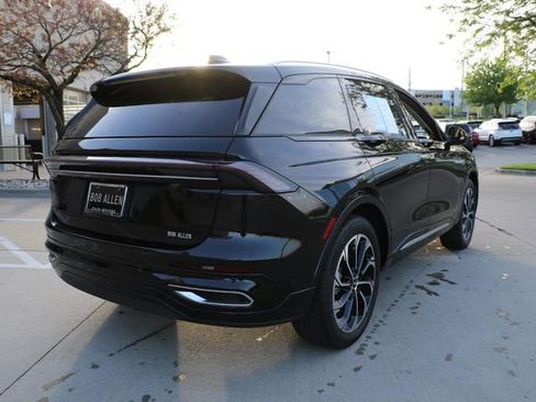 Used 2024 Lincoln Nautilus Reserve w/ Equipment Group 203A AWD/4WD image 5