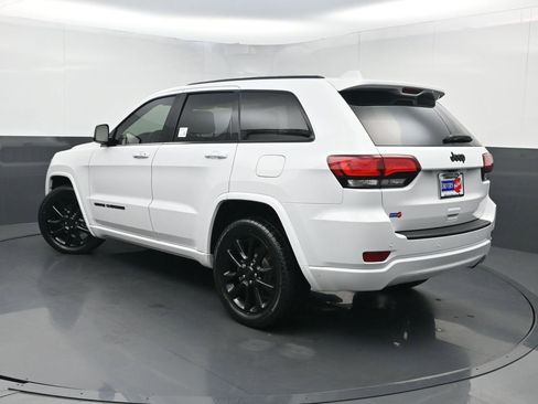 Used 2020 Jeep Grand Cherokee Altitude RWD image 22