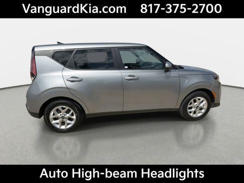 Certified 2025 Kia Soul LX FWD image 10