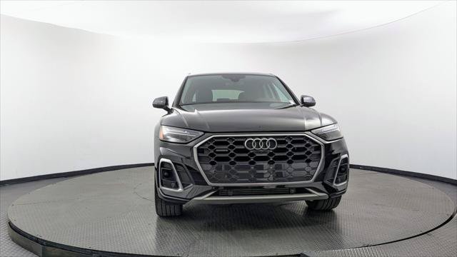 Used 2023 Audi Q5 2.0T Premium Plus w/ Premium Plus Package AWD/4WD image 12