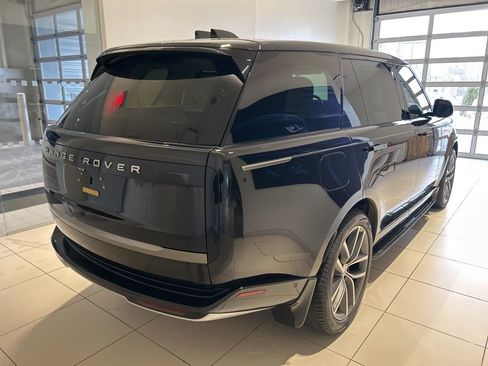 Used 2024 Land Rover Range Rover Long Wheelbase SE image 18