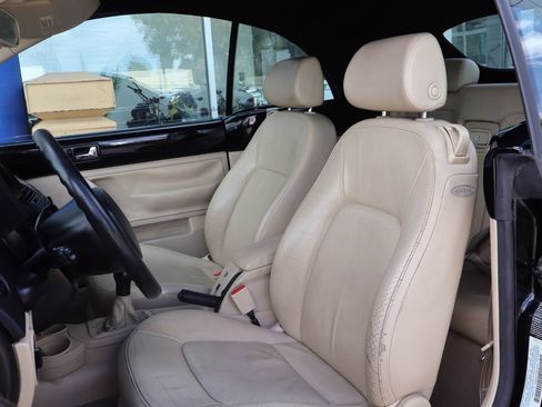 Used 2004 Volkswagen Beetle GLS FWD image 10