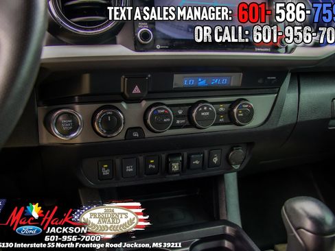 Used 2021 Toyota Tacoma TRD Off-Road w/ Technology Package AWD/4WD image 17