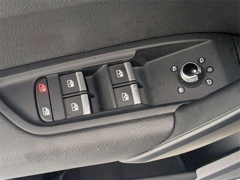 Used 2018 Audi Q5 2.0T Premium Plus w/ Premium Plus Package image 12