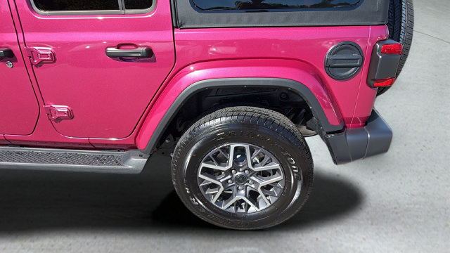Used 2026 Jeep Wrangler Unlimited Sahara AWD/4WD image 43