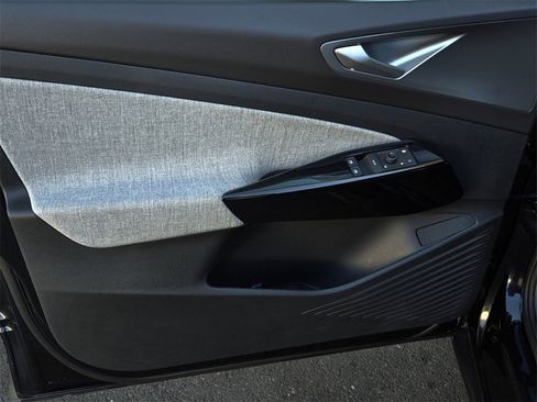 Certified 2023 Volkswagen ID.4 Pro image 10